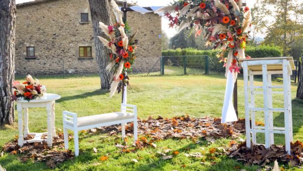 ramalaire wedding planner serveis de casament material de lloguer per cerimonia atril taula arc decoracio