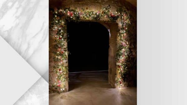 ramalaire wedding planner serveis de casament masia nova garlanda de flors porta