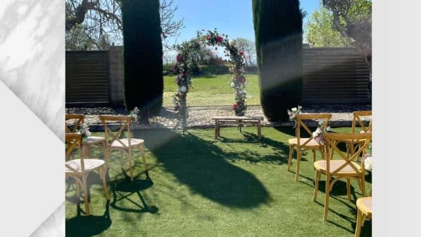 ramalaire wedding planner serveis de casament serveis de localitzacio masia exemple de cerimonia arc amb flors i banc