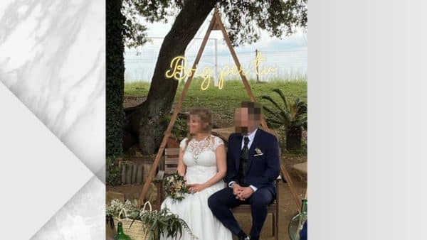 ramalaire wedding planner serveis de casament lloguer de material boig per tu neon i arc triangular exemple de foto amb nuvis
